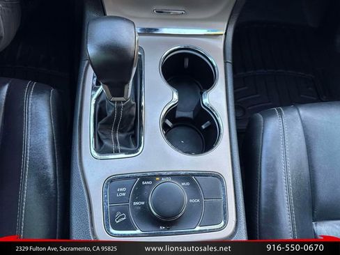 Used 2017 Jeep Grand Cherokee Limited AWD/4WD image 19