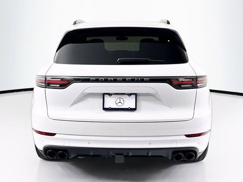 Used 2022 Porsche Cayenne AWD/4WD image 6