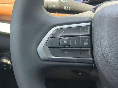 Used 2025 Jeep Compass Limited w/ Elite Group AWD/4WD image 32