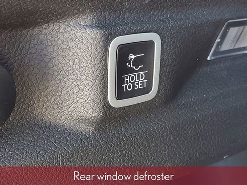 Used 2024 Jeep Grand Cherokee L Altitude AWD/4WD image 11