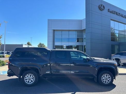 Used 2026 Toyota Tacoma SR5 AWD/4WD image 2