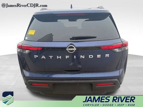 Used 2025 Nissan Pathfinder SV FWD image 7