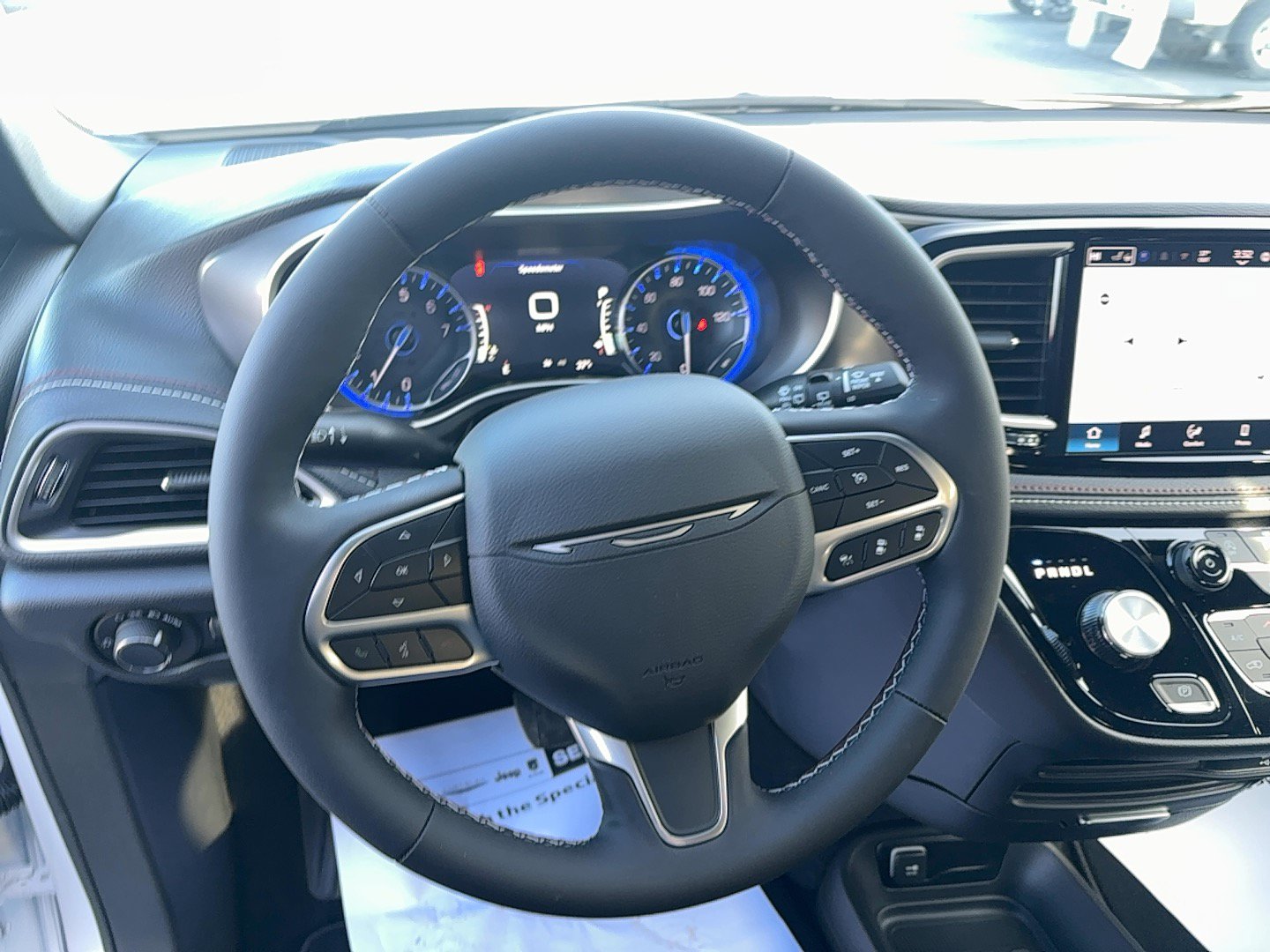 New 2027 Chrysler Pacifica Select AWD/4WD image 14