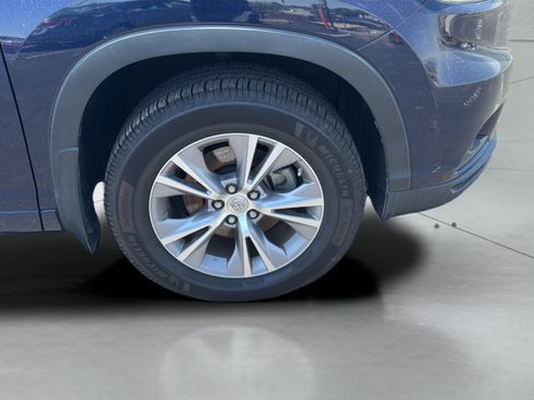 Used 2014 Toyota Highlander XLE AWD/4WD image 34