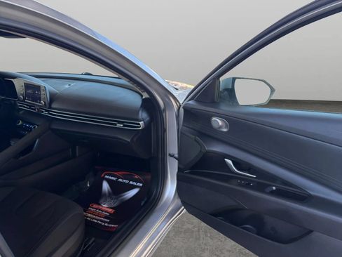 Used 2021 Hyundai Elantra SEL FWD image 19