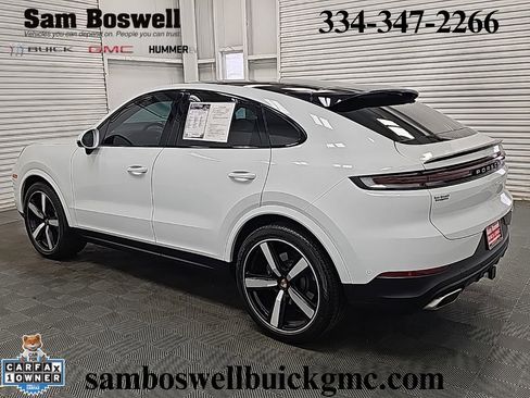 Used 2025 Porsche Cayenne Coupe image 5