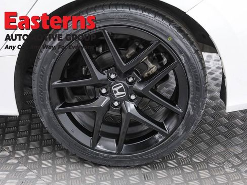 Used 2023 Honda Civic Sport image 32
