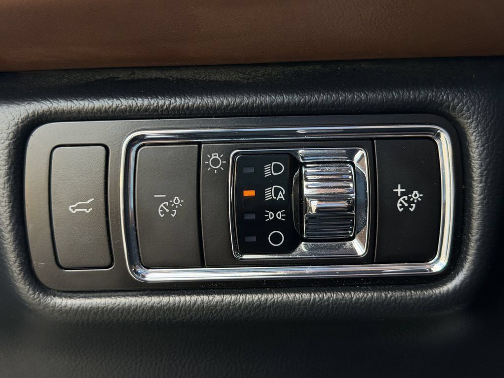 Used 2023 Lincoln Aviator Reserve w/ Equipment Group 201A RWD image 23