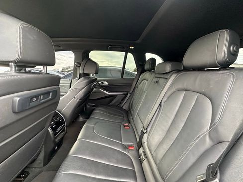 Used 2021 BMW X5 sDrive40i w/ M Sport Package image 3