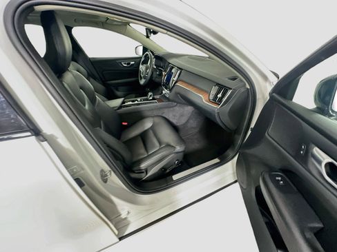 Used 2024 Volvo S60 B5 Plus FWD image 31