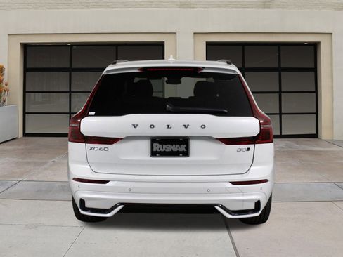 New 2026 Volvo XC60 B5 Plus w/ Climate Package PRO image 4