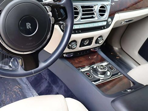 Certified 2016 Rolls-Royce Ghost RWD image 8