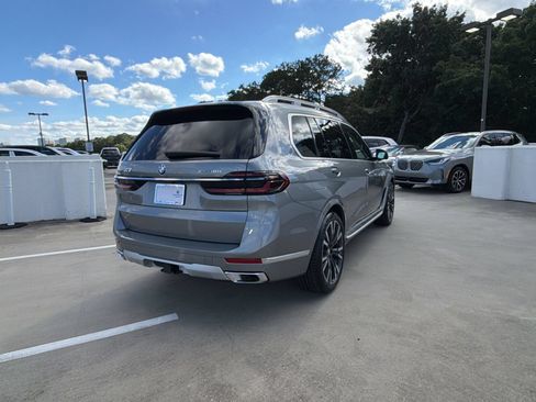 Used 2027 BMW X7 xDrive40i w/ Premium Package AWD/4WD image 8