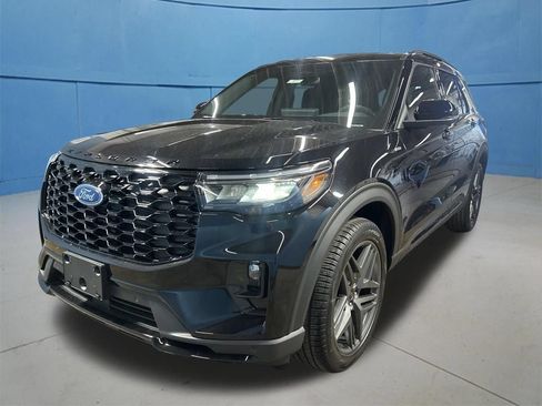 New 2026 Ford Explorer ST-Line w/ ST-Line Street Pack AWD/4WD image 5