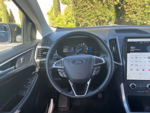 Used 2024 Ford Edge SEL image 33