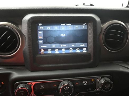 Used 2018 Jeep Wrangler Unlimited Sport S AWD/4WD image 9