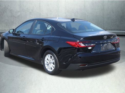 Used 2025 Toyota Camry LE FWD image 12