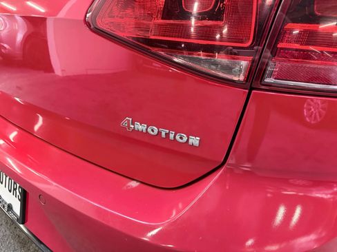 Used 2016 Volkswagen Golf 4-Door image 8