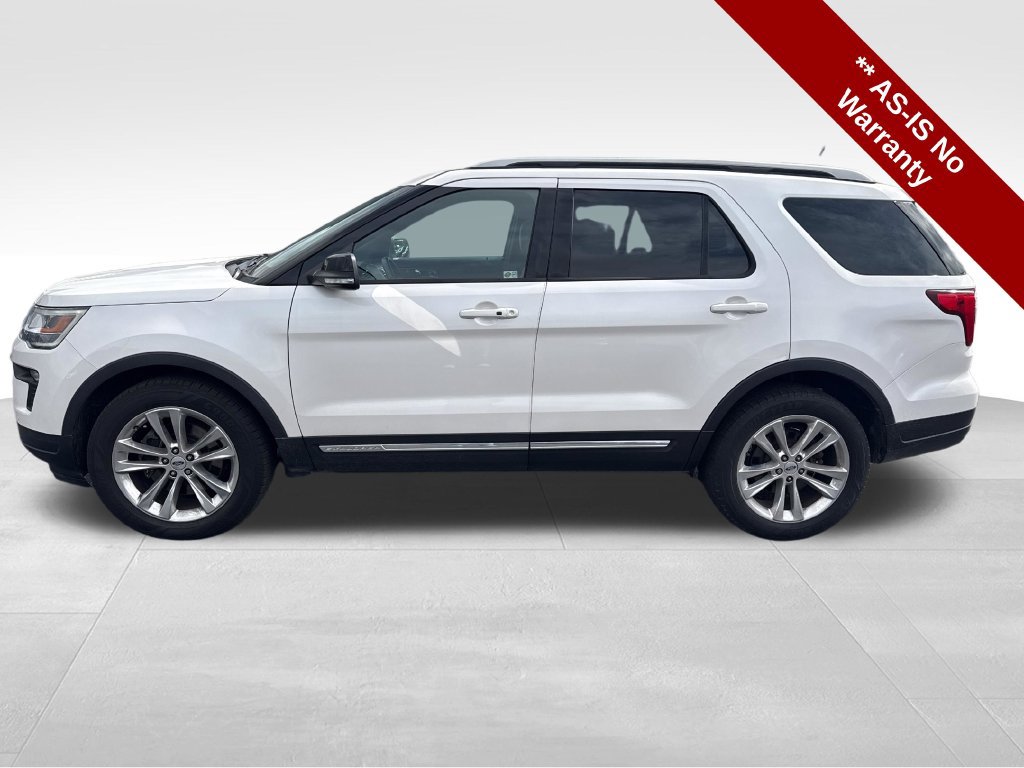 Used 2018 Ford Explorer XLT w/ Equipment Group 202A AWD/4WD image 2