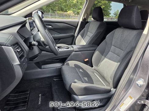 Used 2024 Nissan Rogue SV AWD/4WD image 9