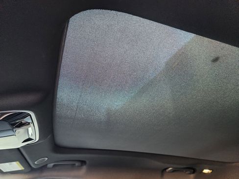 Certified 2022 Land Rover Range Rover Velar R-Dynamic S image 26