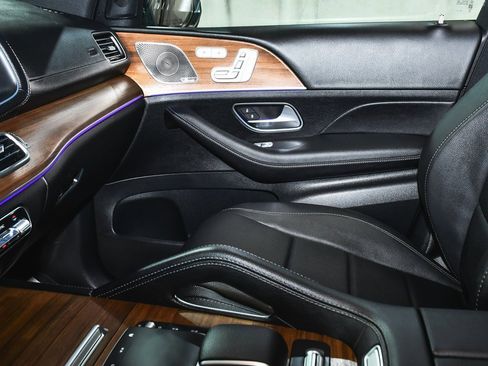 Used 2025 Mercedes-Benz GLS 450 4MATIC image 48