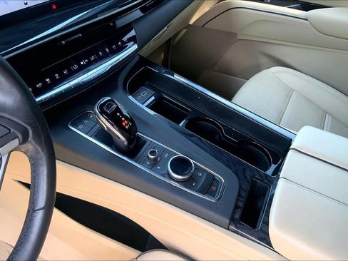 Used 2021 Cadillac Escalade ESV Premium Luxury w/ Driver Assist Tech Package AWD/4WD image 18