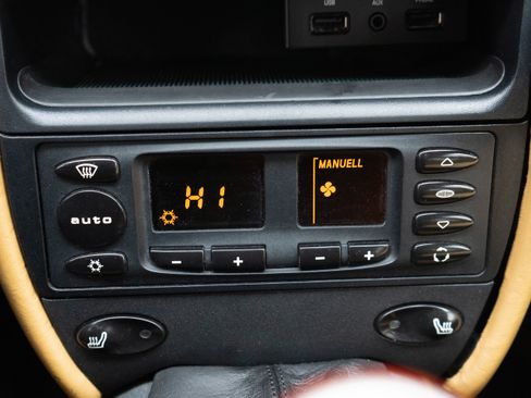 Used 1999 Porsche 911 Carrera 4 image 10