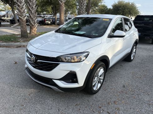 Used 2022 Buick Encore GX Preferred w/ Cold Weather Comfort Package FWD image 3