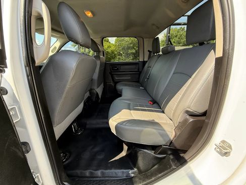 Used 2018 RAM 3500 Tradesman w/ Chrome Appearance Group AWD/4WD image 18
