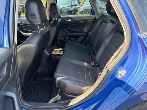 Used 2022 Volkswagen Jetta SE FWD image 16