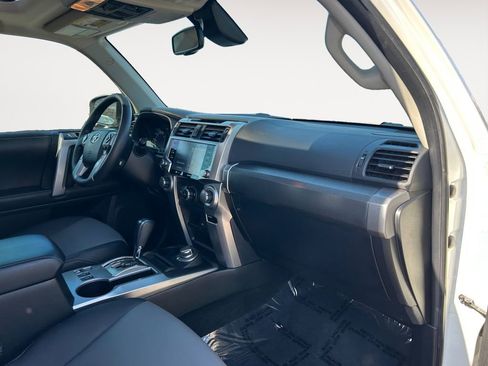 Used 2020 Toyota 4Runner SR5 Premium w/ Moonroof Package AWD/4WD image 26