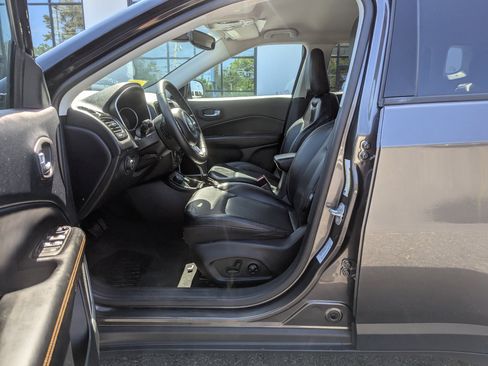 Used 2017 Jeep Compass Limited image 14