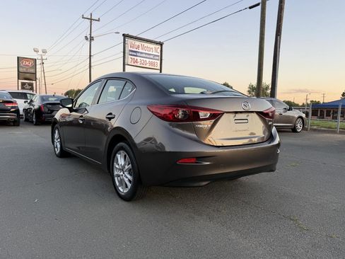 Used 2016 MAZDA MAZDA3 i Sport w/ Preferred Equipment Package FWD image 4