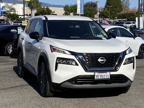 Used 2023 Nissan Rogue S image 8