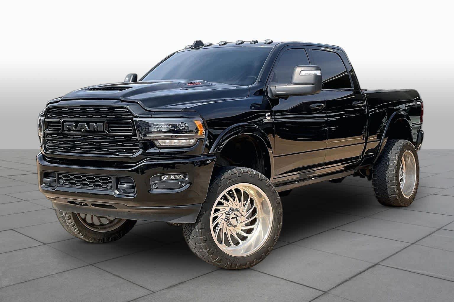 Used 2023 RAM 2500 Limited AWD/4WD image 2