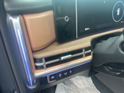 Used 2025 Hyundai Santa Fe Limited image 19