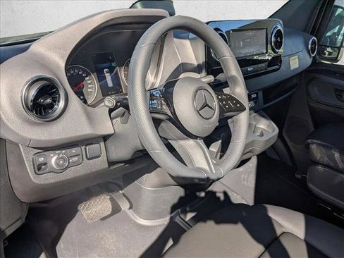New 2025 Mercedes-Benz Sprinter 2500 image 3