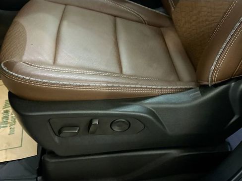 Used 2023 Chevrolet Tahoe High Country w/ LPO, Illumination Package image 21