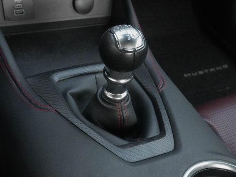 Used 2025 Ford Mustang GT Premium RWD image 32