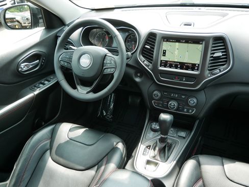 Used 2022 Jeep Cherokee Trailhawk w/ Sound & Nav Group AWD/4WD image 9