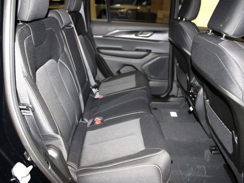 New 2025 Jeep Grand Cherokee Laredo X w/ Luxury Tech Group I image 32