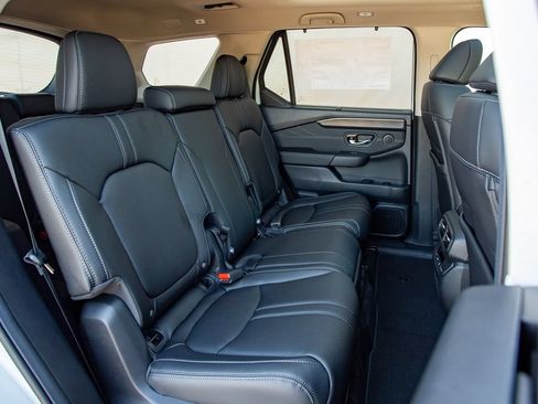 New 2026 Honda Pilot Touring image 16