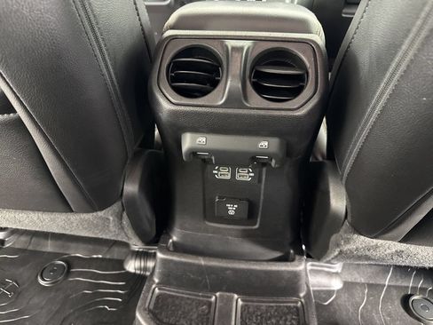 Used 2021 Jeep Wrangler Unlimited Sahara AWD/4WD image 33