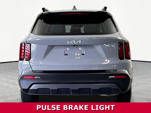 Used 2023 Kia Sorento S AWD/4WD image 5