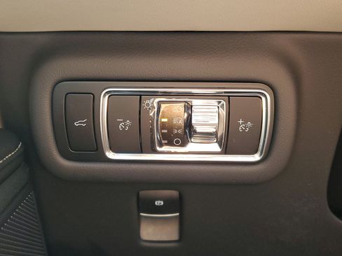 Used 2024 Lincoln Nautilus Reserve image 26