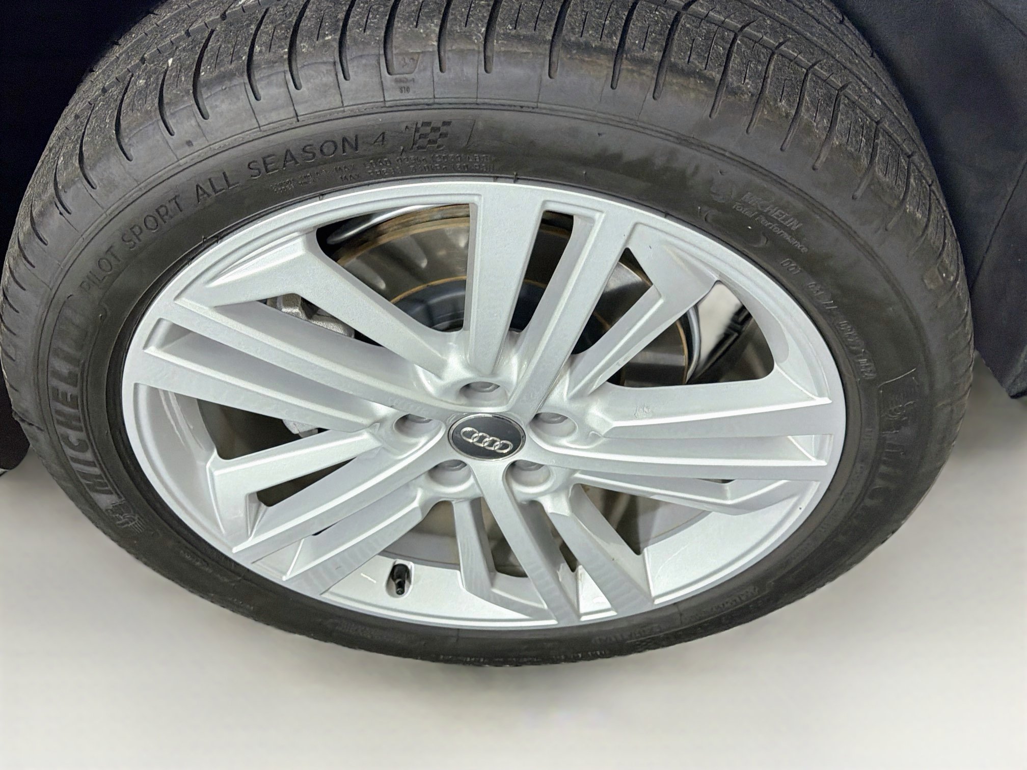 Used 2018 Audi Q5 2.0T Premium Plus w/ Premium Plus Package AWD/4WD image 11