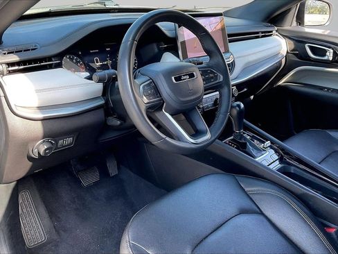 Used 2025 Jeep Compass Limited AWD/4WD image 18