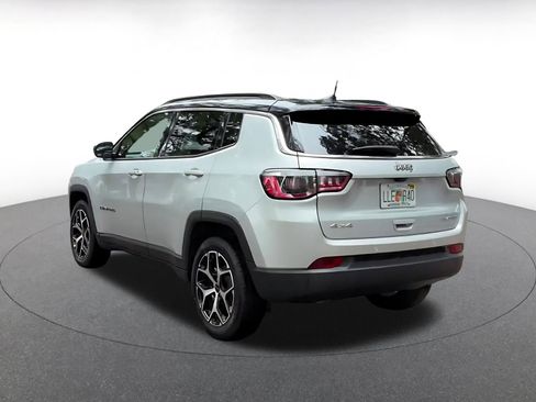 Used 2025 Jeep Compass Limited AWD/4WD image 11