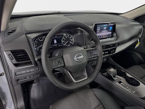 New 2026 Nissan Rogue SV FWD image 9